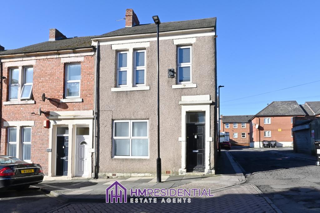 5 bedroom End Terrace house for rent Available 11