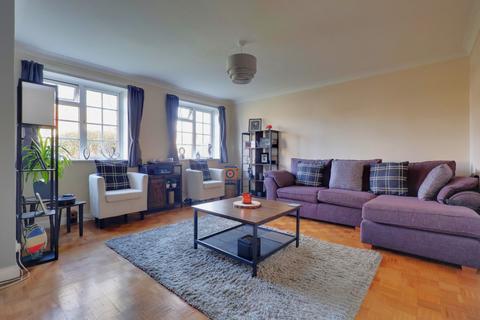 2 bedroom ground floor flat for sale, White Ladies Close, Havant