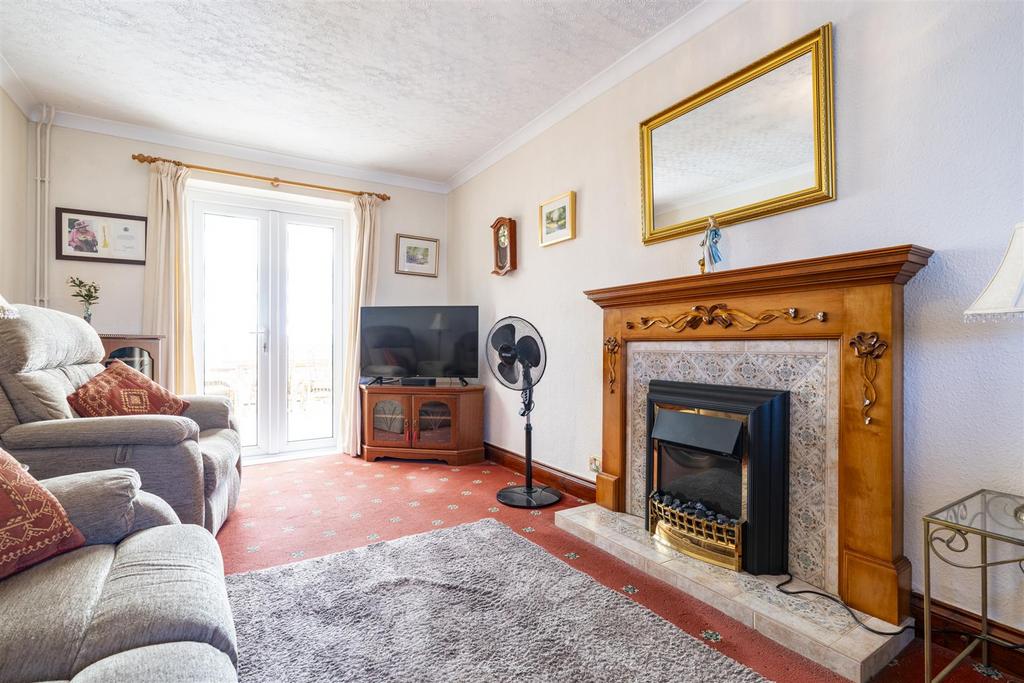 Living room 1 .jpg