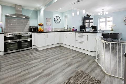 4 bedroom semi-detached house for sale, The Ridge, Kennington, Ashford