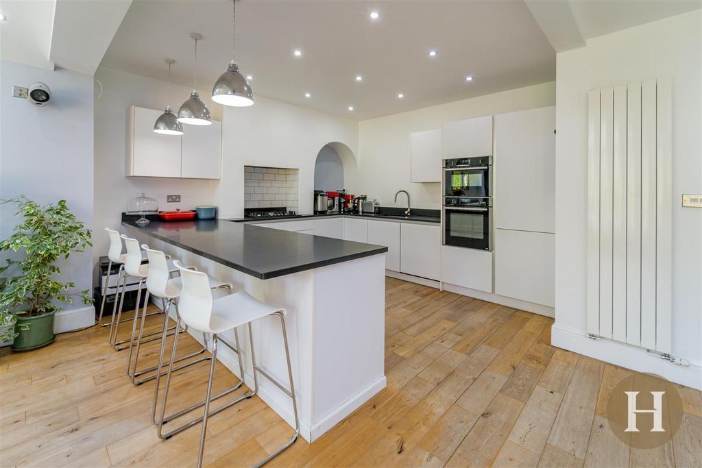 Hadleigh Estate Agents-8.jpg