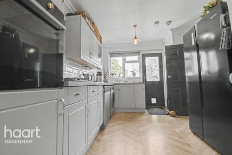3 bedroom terraced house for sale, Chelmer Crescent, Barking