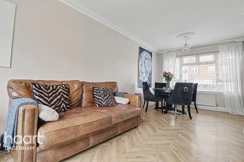 3 bedroom terraced house for sale, Chelmer Crescent, Barking