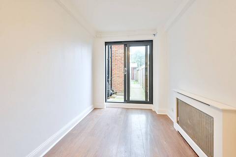 3 bedroom maisonette to rent, Gunnersbury Lane, Gunnersbury, London, W3