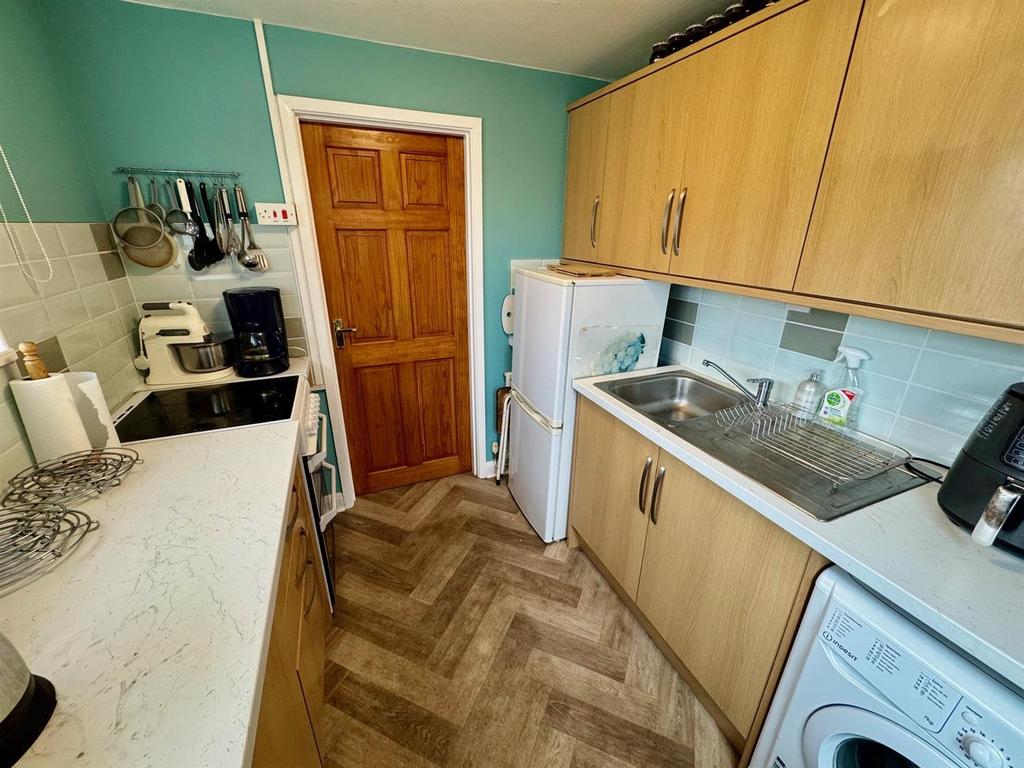 Kitchen 1.jpg