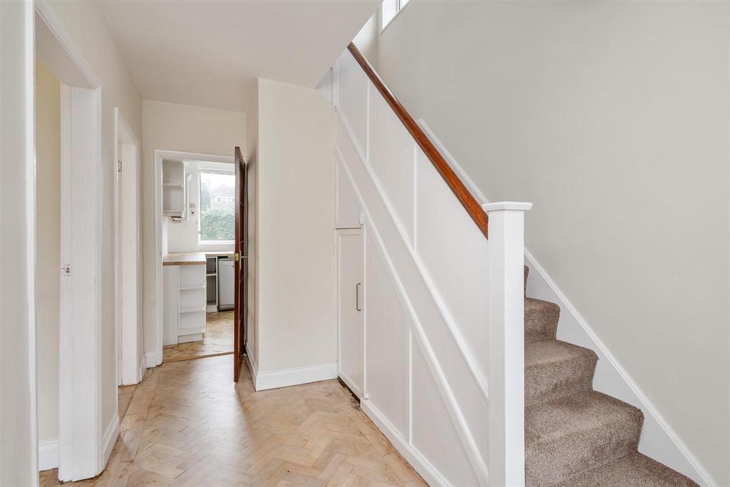 38 Ravenscroft Road 10.jpg