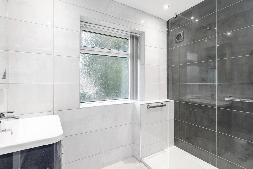 38 Ravenscroft Road 14.jpg