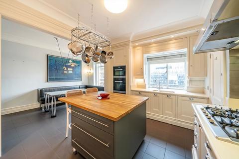 3 bedroom flat to rent, St. James's Place, London SW1A