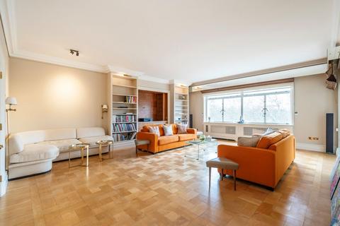 3 bedroom flat to rent, St. James's Place, London SW1A