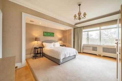 3 bedroom flat to rent, St. James's Place, London SW1A