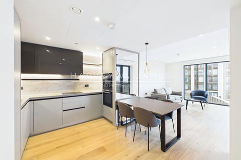 3 bedroom flat to rent, Fountain Park Way, London, W12