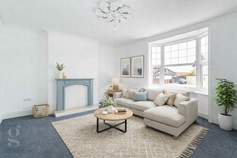 4 bedroom semi-detached house for sale, Holmer Road, Hereford