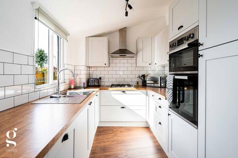4 bedroom semi-detached house for sale, Holmer Road, Hereford