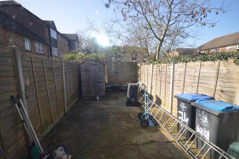 3 bedroom house for sale, Gresham Road, London