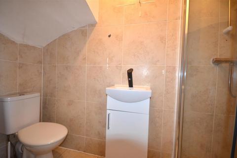 3 bedroom house for sale, Gresham Road, London