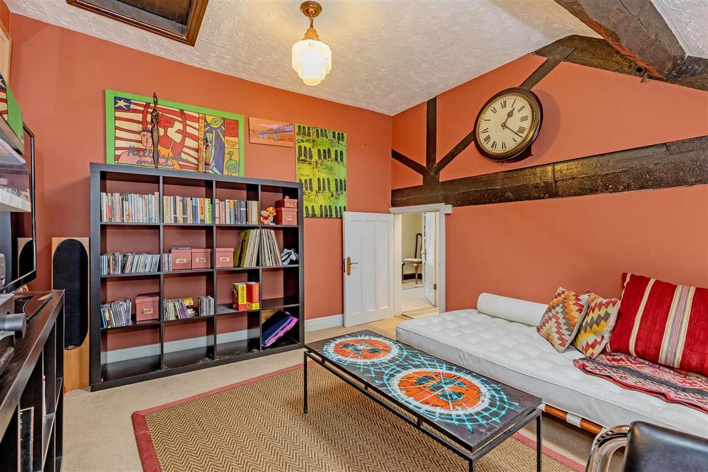 Bedroom 3-2.jpg