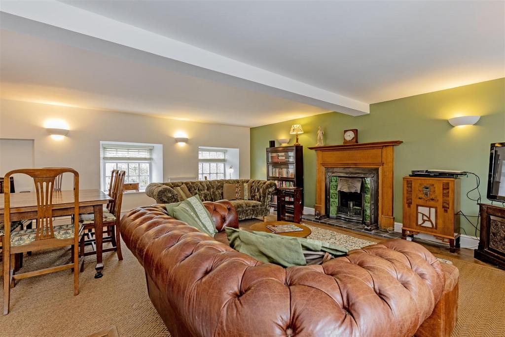 Reception Room-1.jpg
