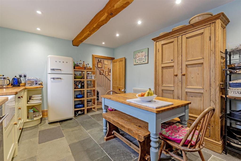 Kitchen-2.jpg