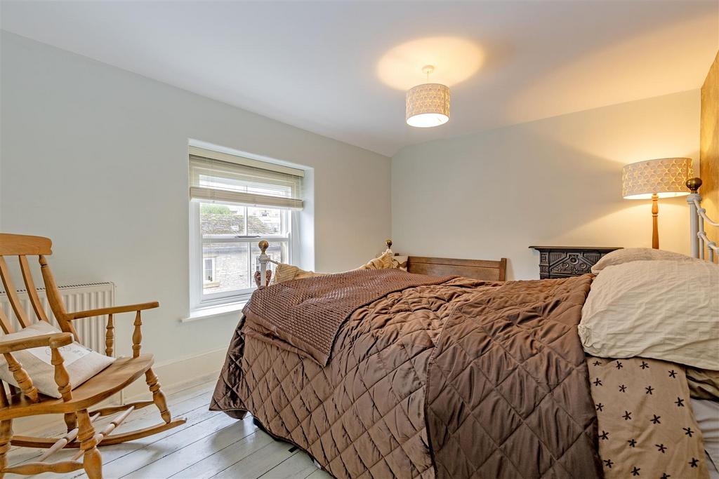 Bedroom 2-2.jpg