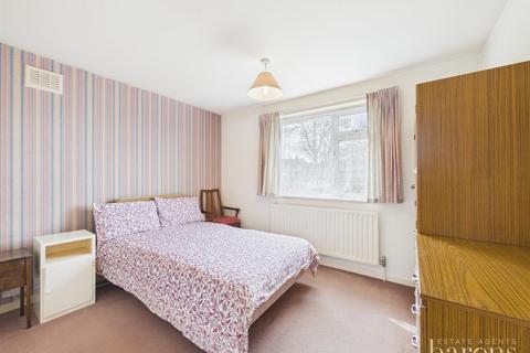 undefined, Maple Crescent, Basingstoke RG21