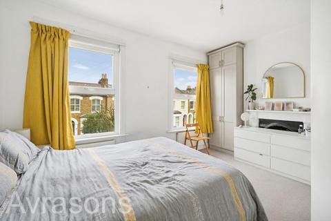 3 bedroom flat to rent, CREWYS ROAD, PECKHAM