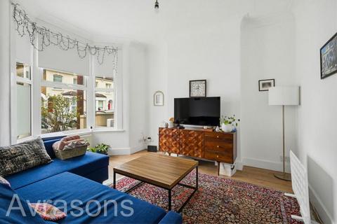 3 bedroom flat to rent, CREWYS ROAD, PECKHAM