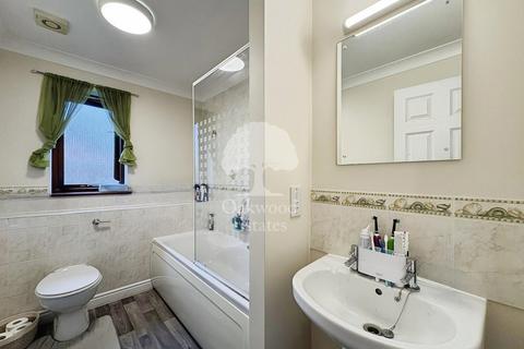 3 bedroom detached house to rent, Holyport Road, Maidenhead SL6