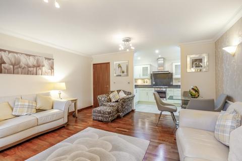 2 bedroom apartment to rent, Berther Road, Hornchurch, RM11