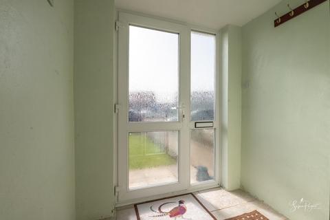3 bedroom semi-detached house for sale, Campfield Road, Whippingham