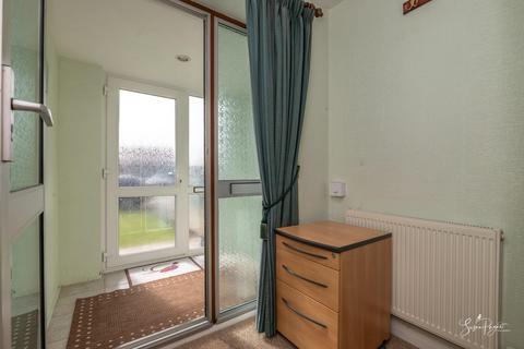 3 bedroom semi-detached house for sale, Campfield Road, Whippingham