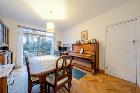 undefined, Horniman Drive, London