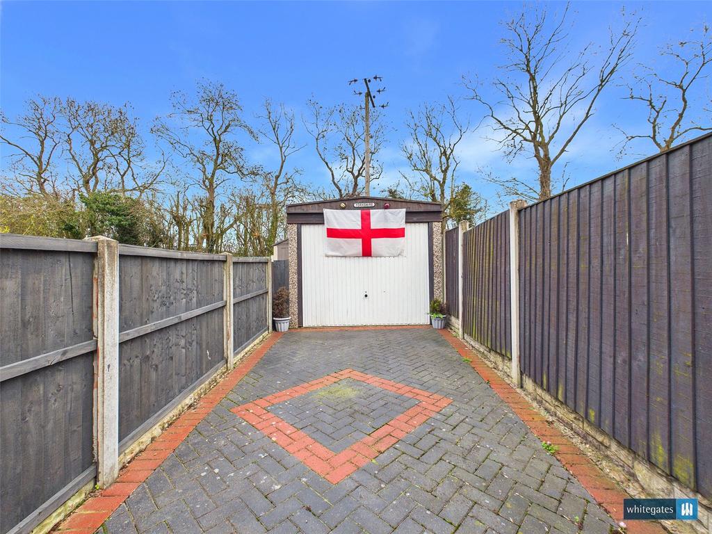 Driveway/Garage