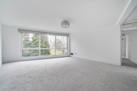 2 bedroom flat for sale, Parkside Court, Weybridge, Surrey, KT13