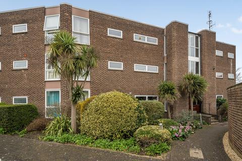 2 bedroom flat for sale, Parkside Court, Weybridge, Surrey, KT13