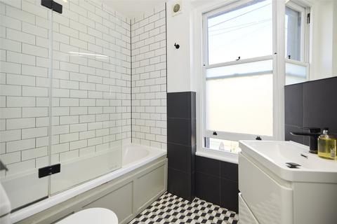 2 bedroom flat to rent, Meeting House Lane, London, SE15