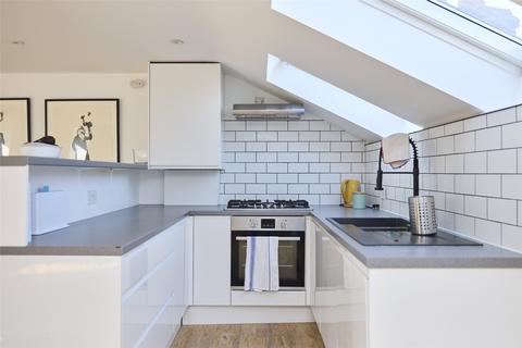 2 bedroom flat to rent, Meeting House Lane, London, SE15