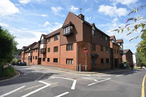 1 bedroom flat to rent, Warren Road, Guildford, GU1
