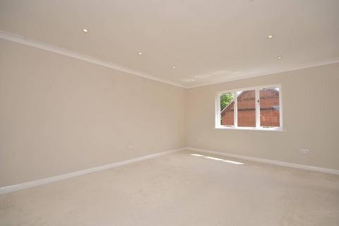 1 bedroom flat to rent, Warren Road, Guildford, GU1