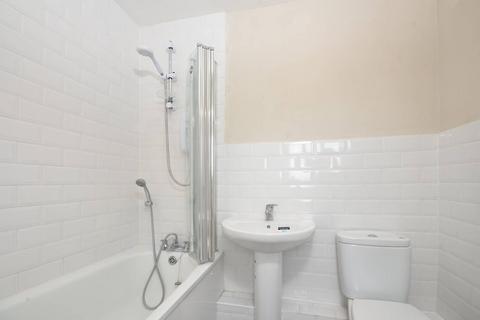 1 bedroom flat to rent, Warren Road, Guildford, GU1