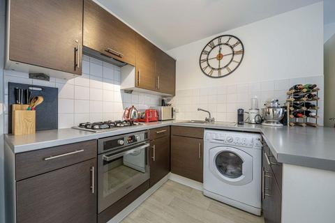 1 bedroom flat to rent, Eltringham Street, London SW18