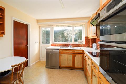 undefined, Dinorben Close, Fleet GU52
