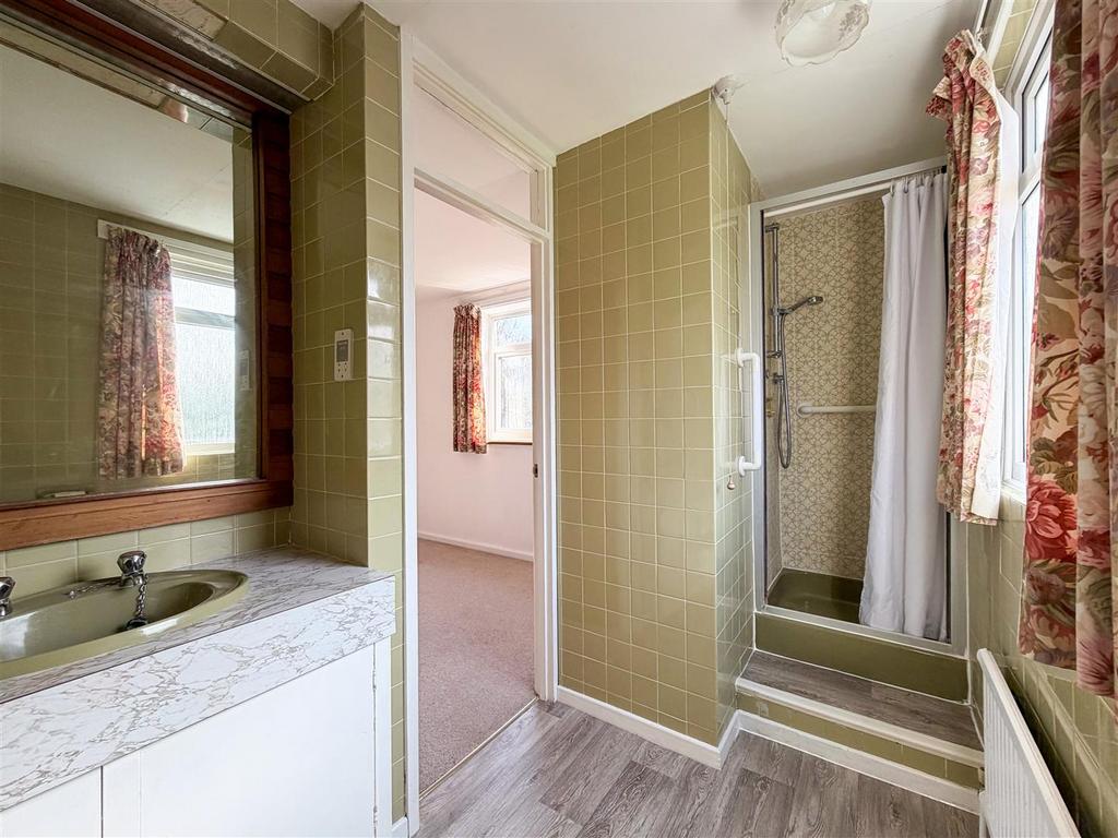 En Suite Shower Room