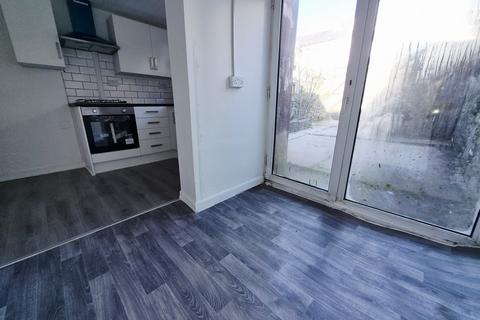 2 bedroom house to rent, Rose Hill Street, Darwen, BB3