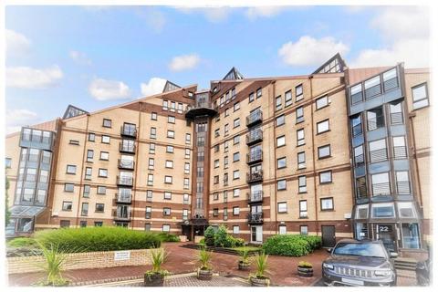 undefined, Mavisbank Gardens, Glasgow, G51