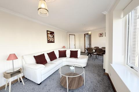 undefined, Mavisbank Gardens, Glasgow, G51