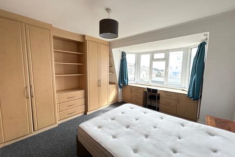 3 bedroom apartment to rent, Exeter Park Road, Bournemouth, BH2
