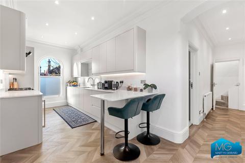 3 bedroom apartment for sale, Station Road, London, N21