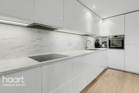 2 bedroom apartment for sale, Church Road, Harold Wood
