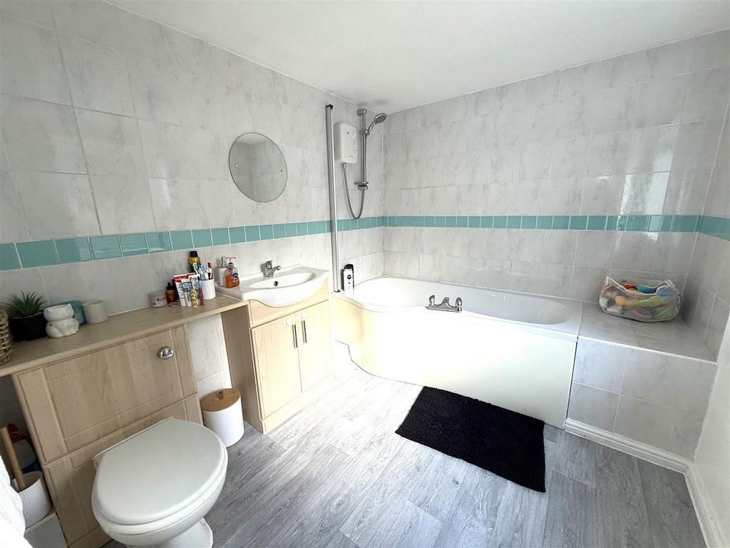 9 lane new bath.jpeg