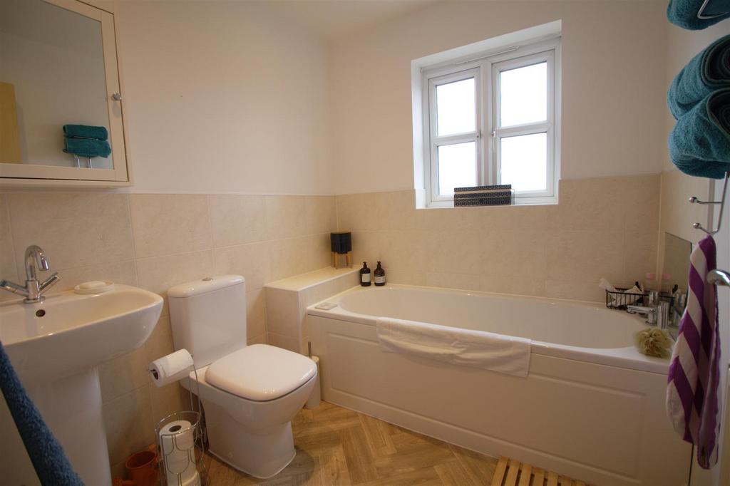 Family Bathroom.jpg
